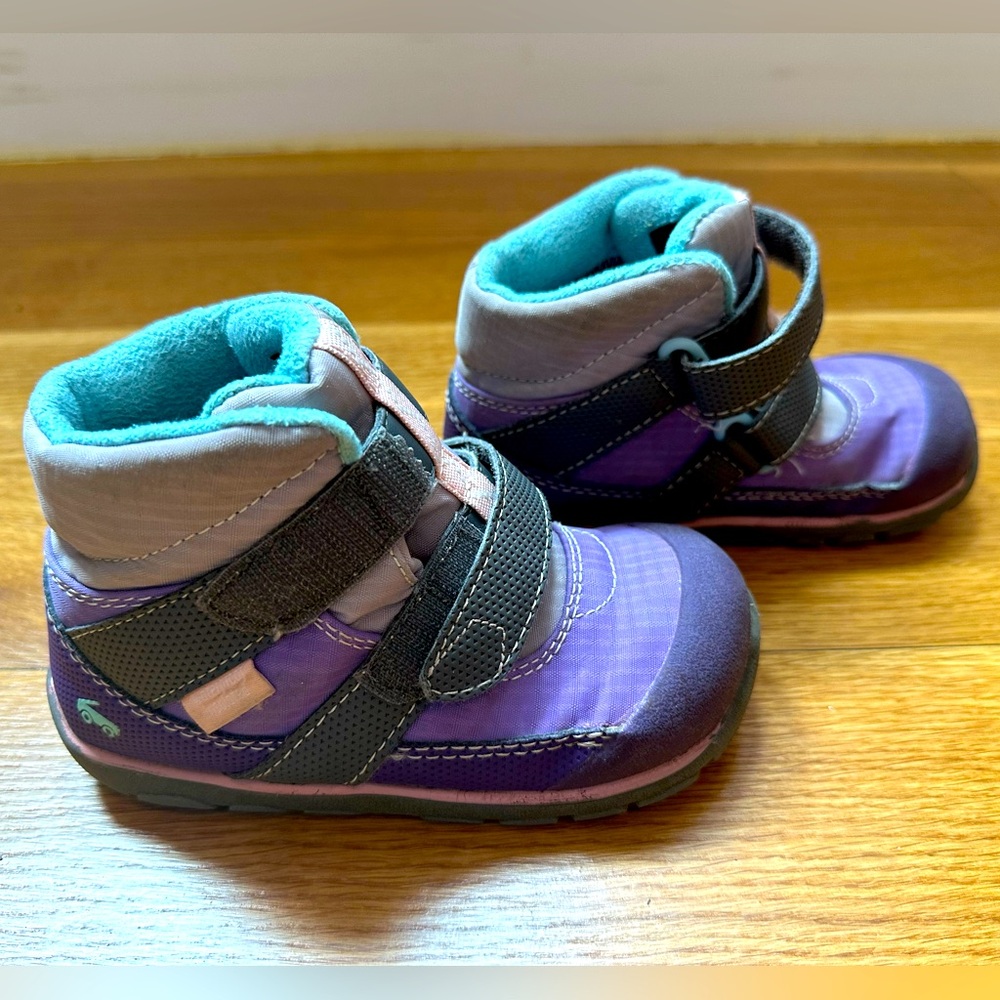 See Kai run, waterproof Atlas winter boots. Barely worn.